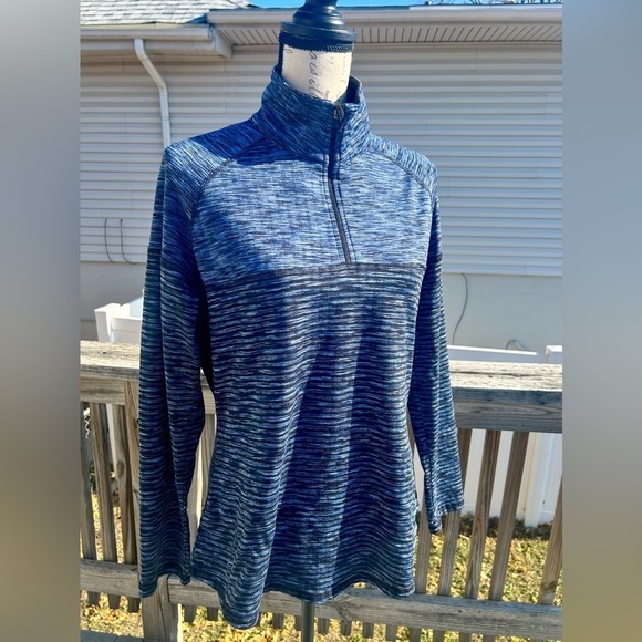 Avia Blue Moisture Wicking Athletic Top Size L EUC!​​​​ - Picture 2 of 7